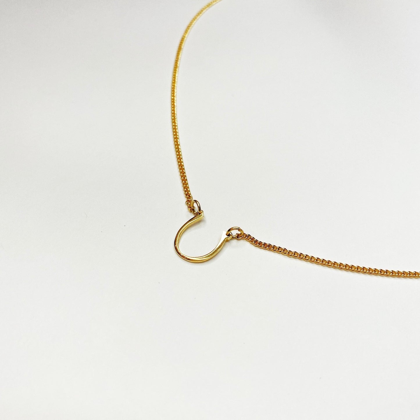 Thin horseshoe bracelet